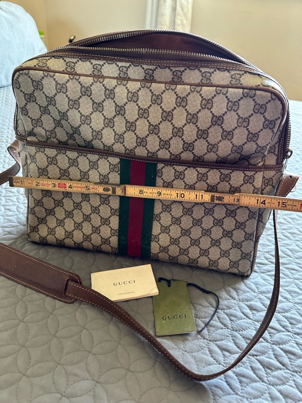 Beis Gucci Beige GG Supreme Messenger with Green & Red Web Stripe - Picture 4 of 10